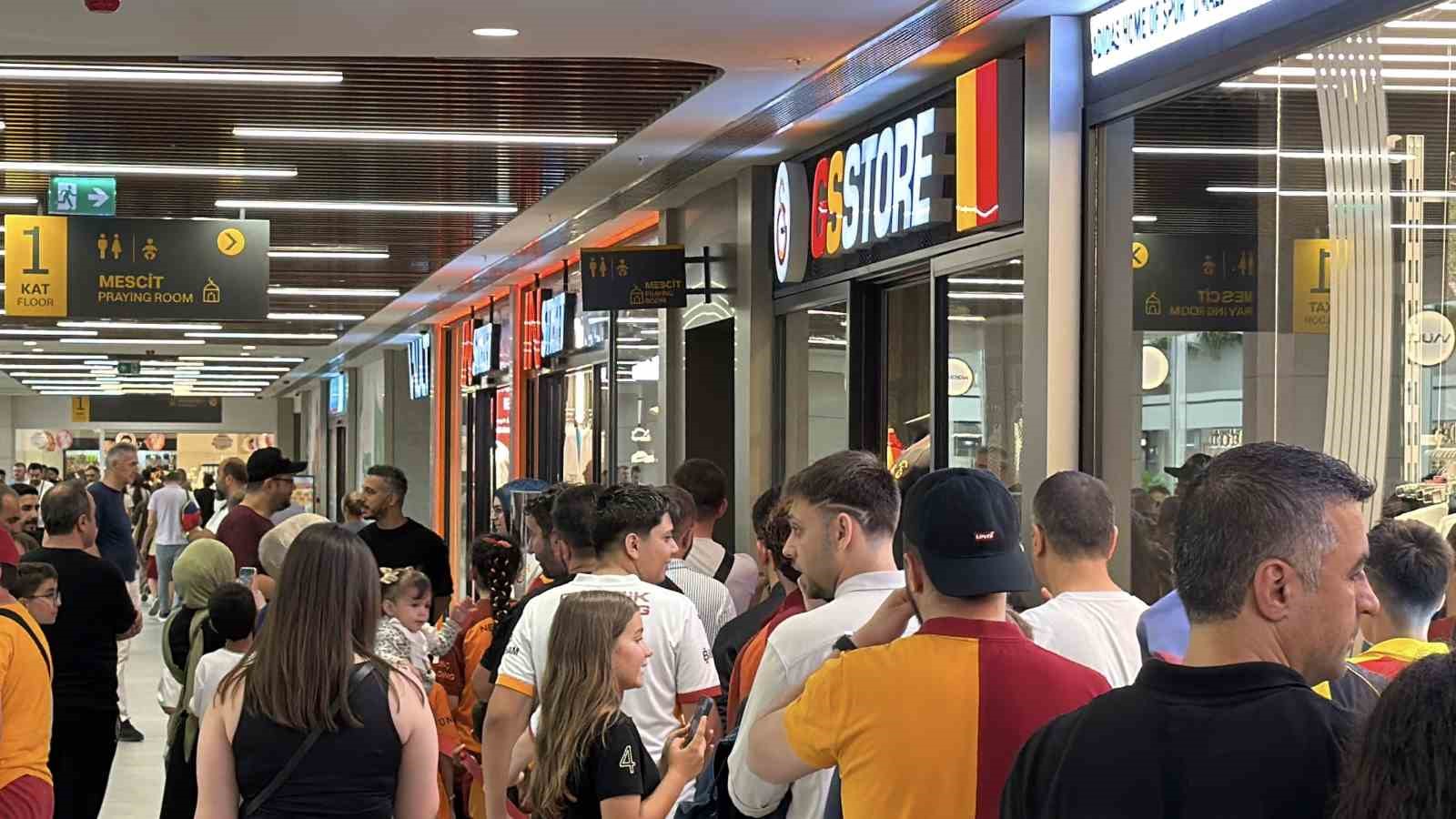 galatasarayin sampiyonluk kupasina duzcede yogun ilgi 5 tXFYKulD