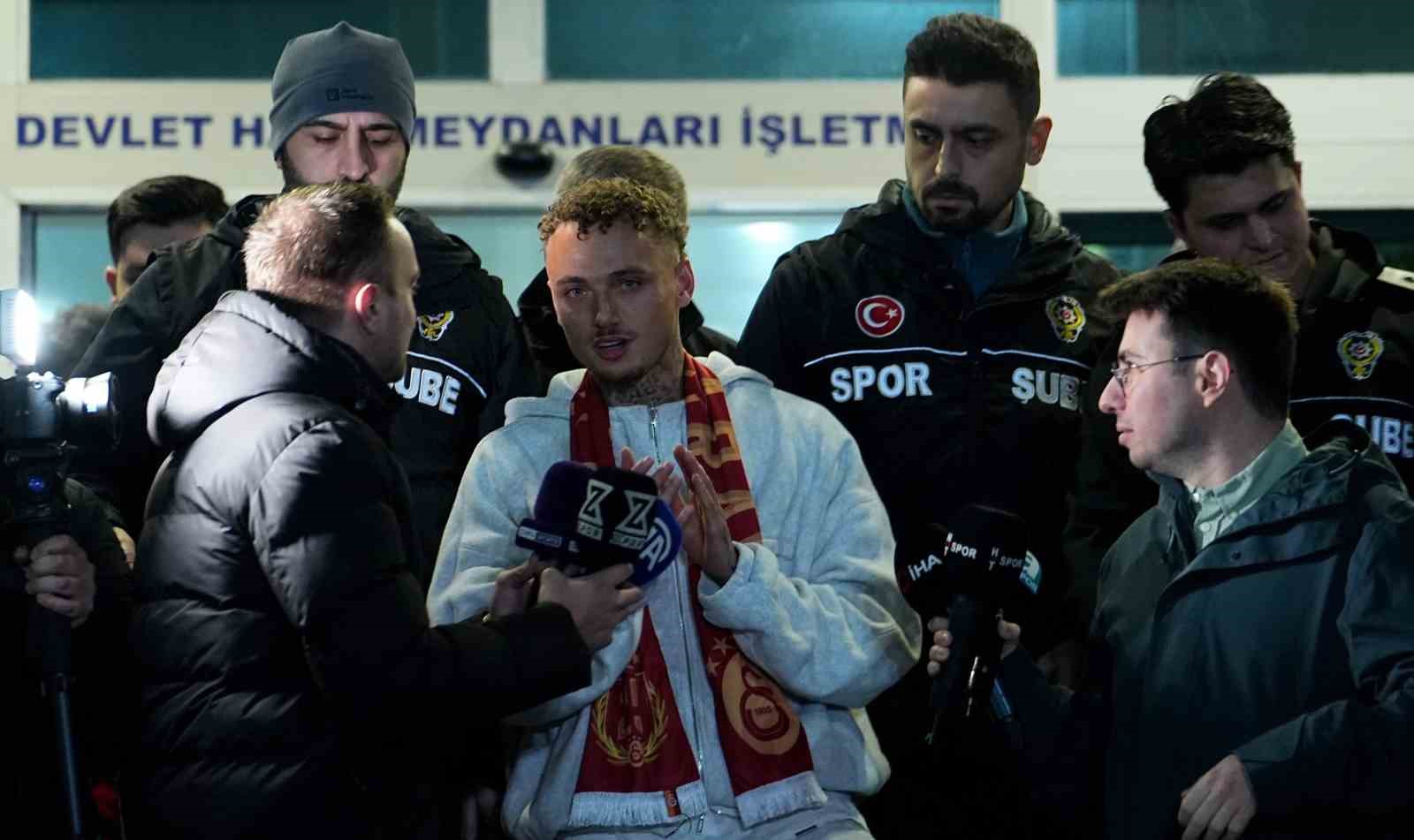galatasarayin yeni transferi noa lang istanbula geldi 3 vVW3VbCL