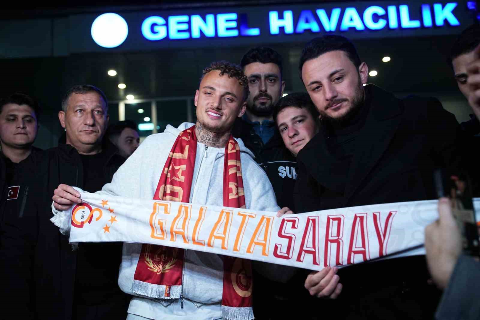 galatasarayin yeni transferi noa lang istanbula geldi 6 AyUq9T4p