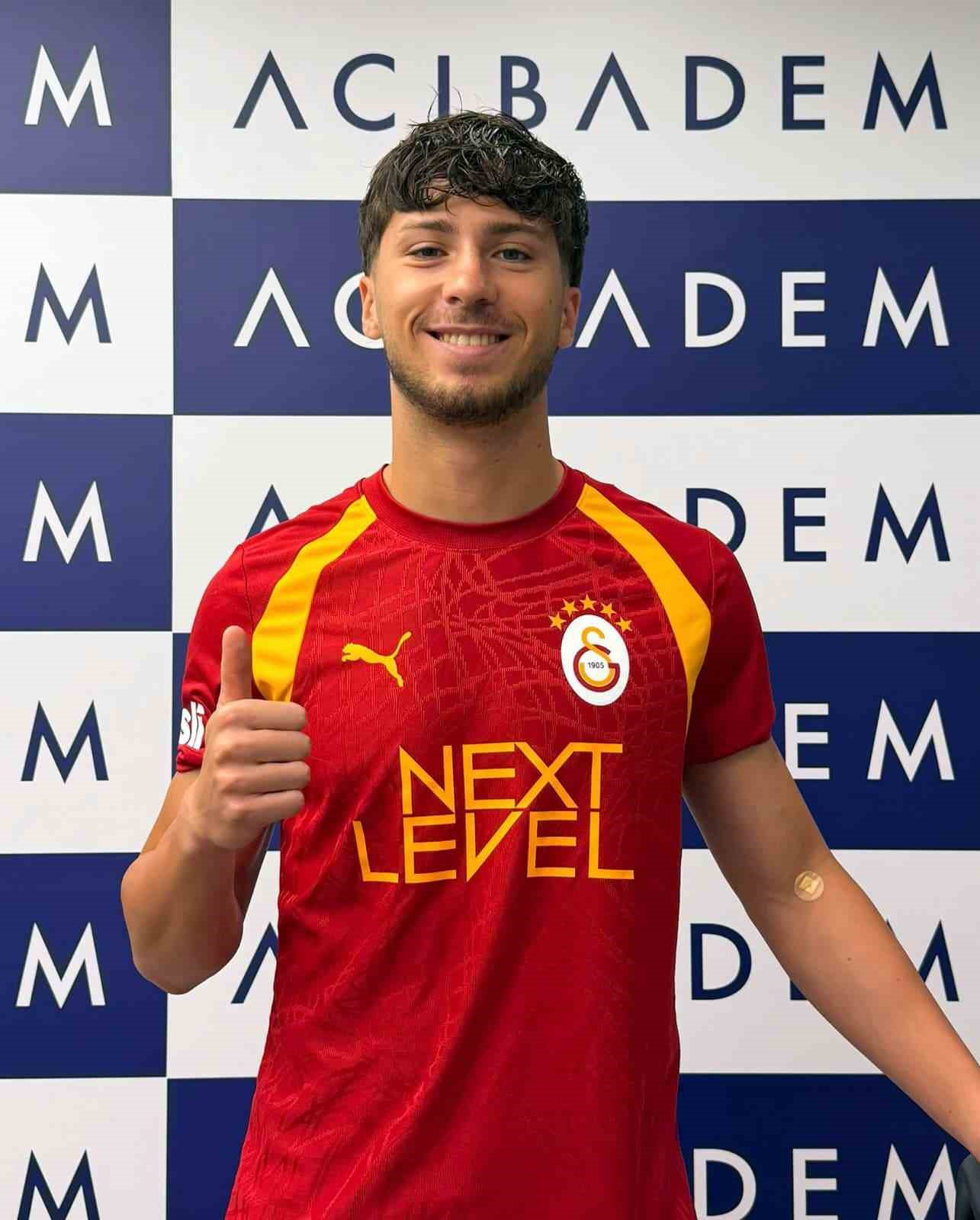 Galatasaraylı futbolcular sağlık kontrolünden geçti 5 galatasarayli futbolcular saglik kontrolunden gecti 1 ZJSwgHrN