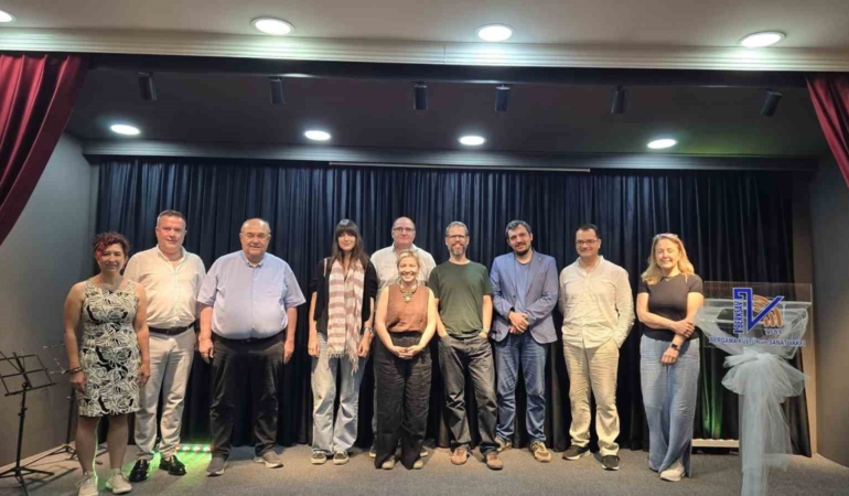 galenos-ve-bergamanin-2-bin-yillik-tip-mirasi-gelecegin-teknolojileriyle-bulustu-C4xWJgIt.jpg