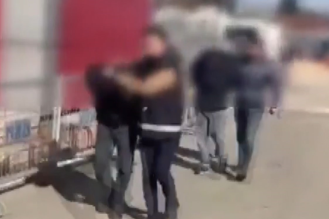 garaja pompali tufekle ates eden 2 sahis tutuklandi o anlar kamerada 1 FERybrSO
