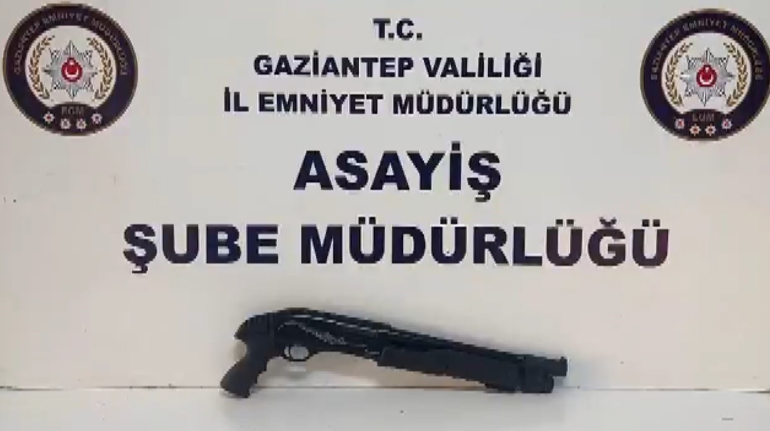 garaja pompali tufekle ates eden 2 sahis tutuklandi o anlar kamerada 2 jLkFgDdj