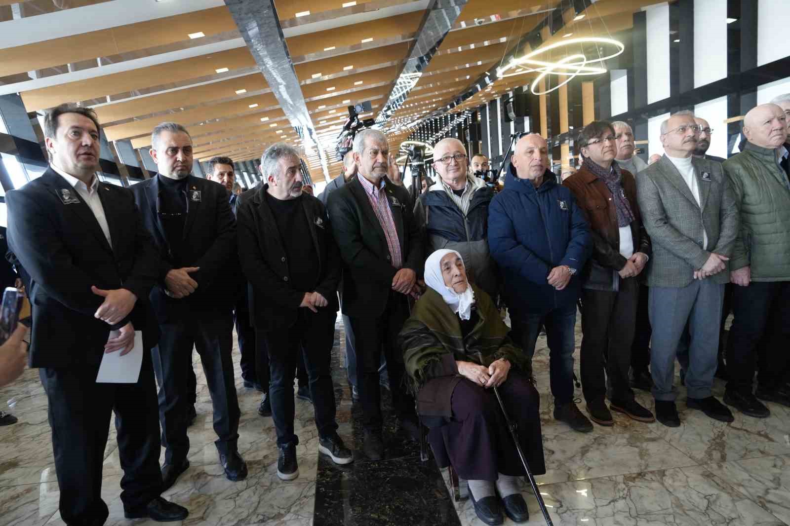 gazeteci feridun fazil ozsoy dualarla son yolculuguna ugurlandi 2 VRZSmOrE