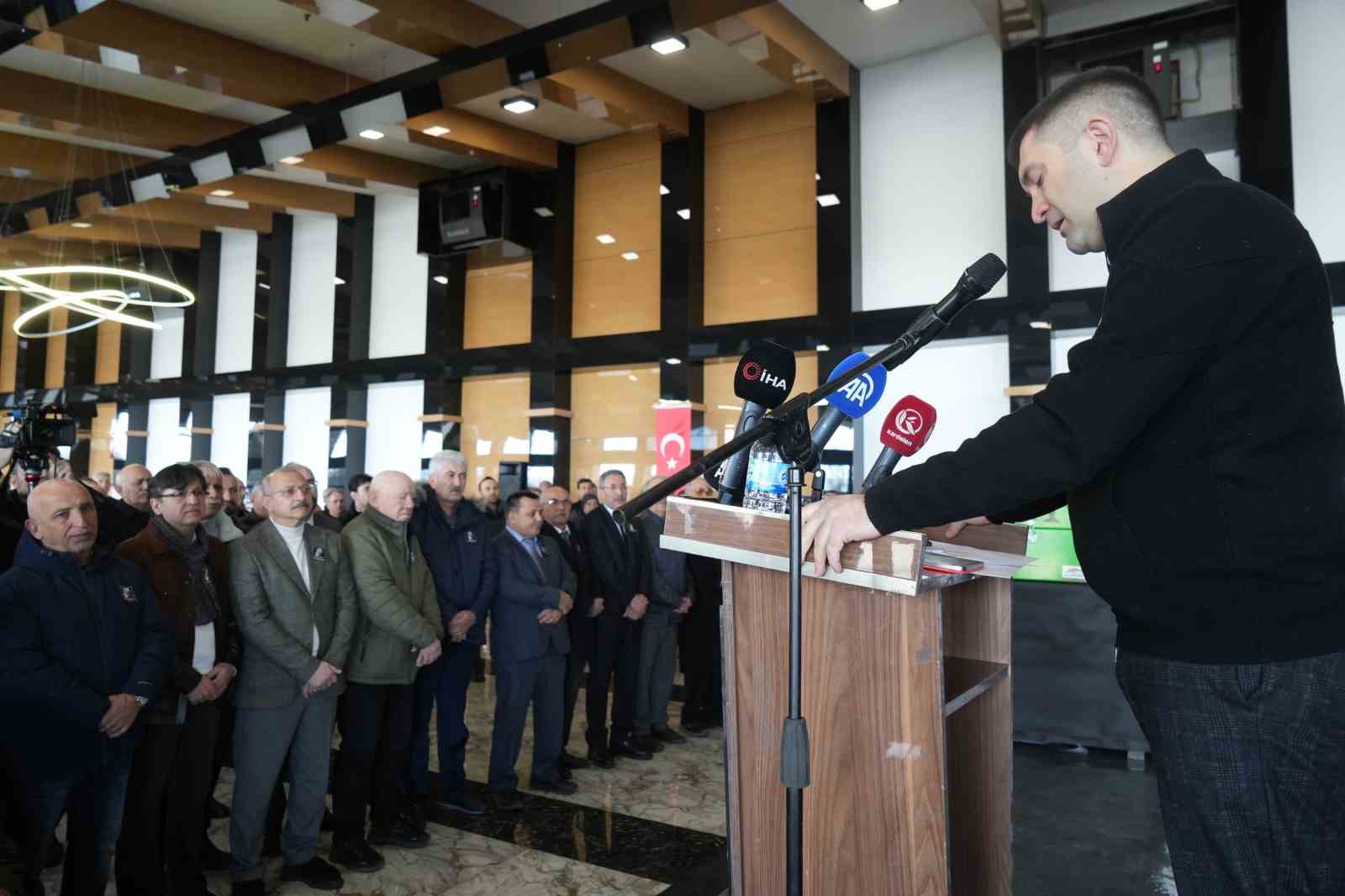 gazeteci feridun fazil ozsoy dualarla son yolculuguna ugurlandi 3