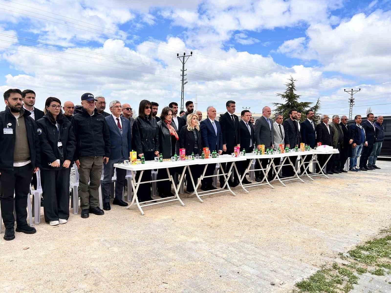 gazetecilerden koy okuluna kutuphane 1