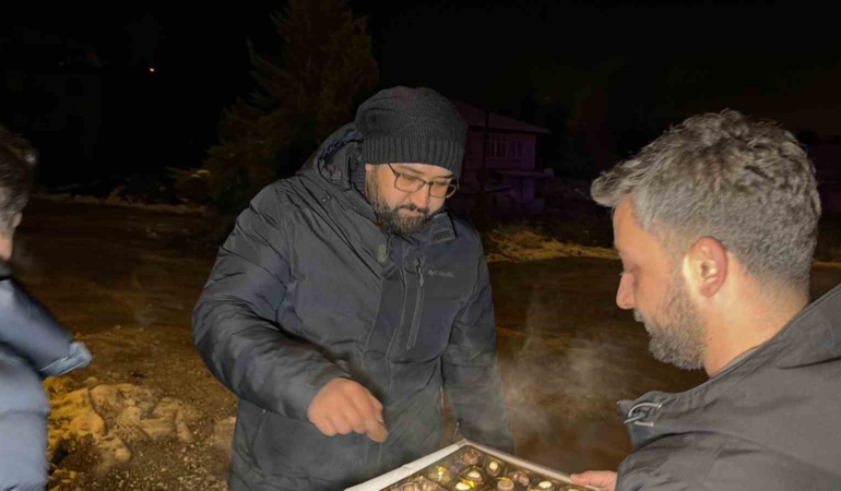 gazetecilerden-polislere-yeni-yil-surprizi-T4Y3XvQb.jpg