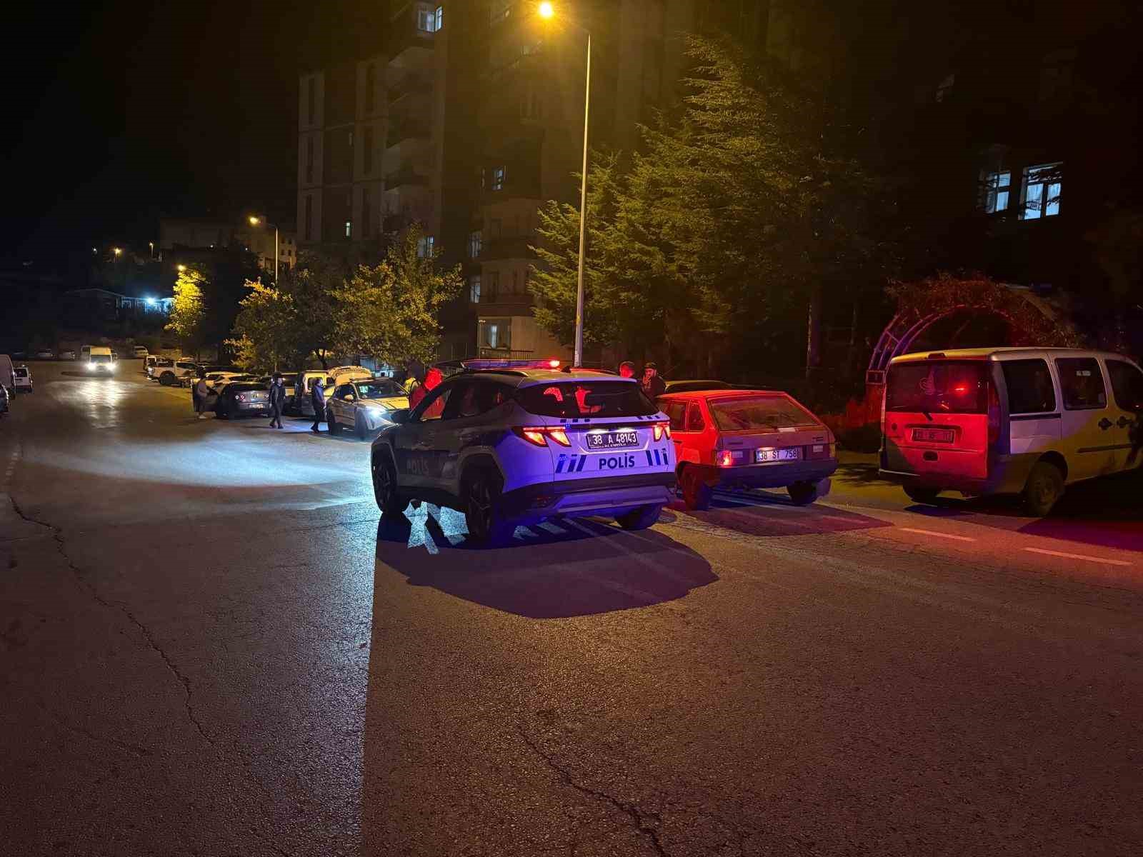 gazeteciye tepki gosteren alkollu surucuye baba azari 2 fL7r9zdi