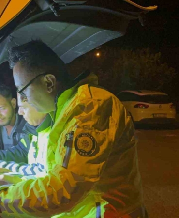 gazeteciye-tepki-gosteren-alkollu-surucuye-baba-azari-t5DbxG6N.jpg