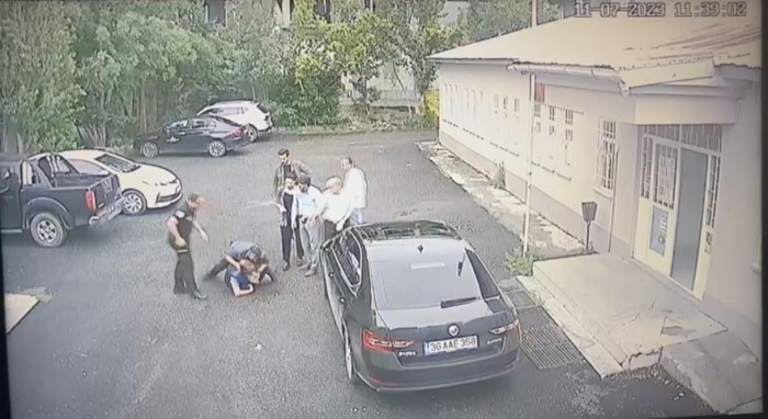 gazeteciyi darbeden koruma polisine ceza 1 bJLJwrnL