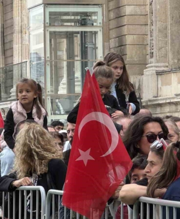 gazi-mustafa-kemal-ataturk-dolmabahce-sarayinda-anildi-6ZBxbyl1.jpg