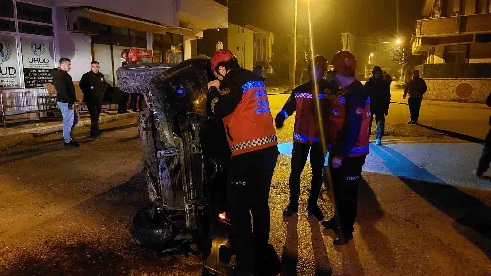 Gazı takılı kalan otomobil beton çite çarparak yan yattı 4 gazi takili kalan otomobil beton cite carparak yan yatti 0 QgfGBntu