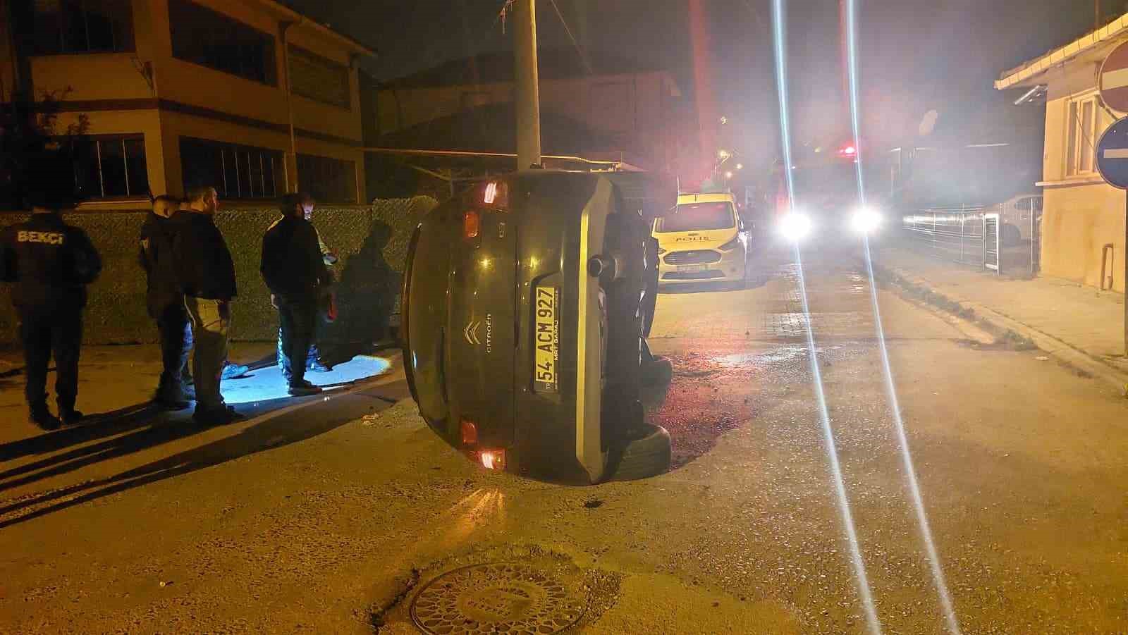 Gazı takılı kalan otomobil beton çite çarparak yan yattı 9 gazi takili kalan otomobil beton cite carparak yan yatti 5 ChcmzK9Y
