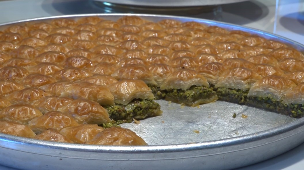gaziantep baklavasi jet hizinda istanbulda 0 VzrlgIRn