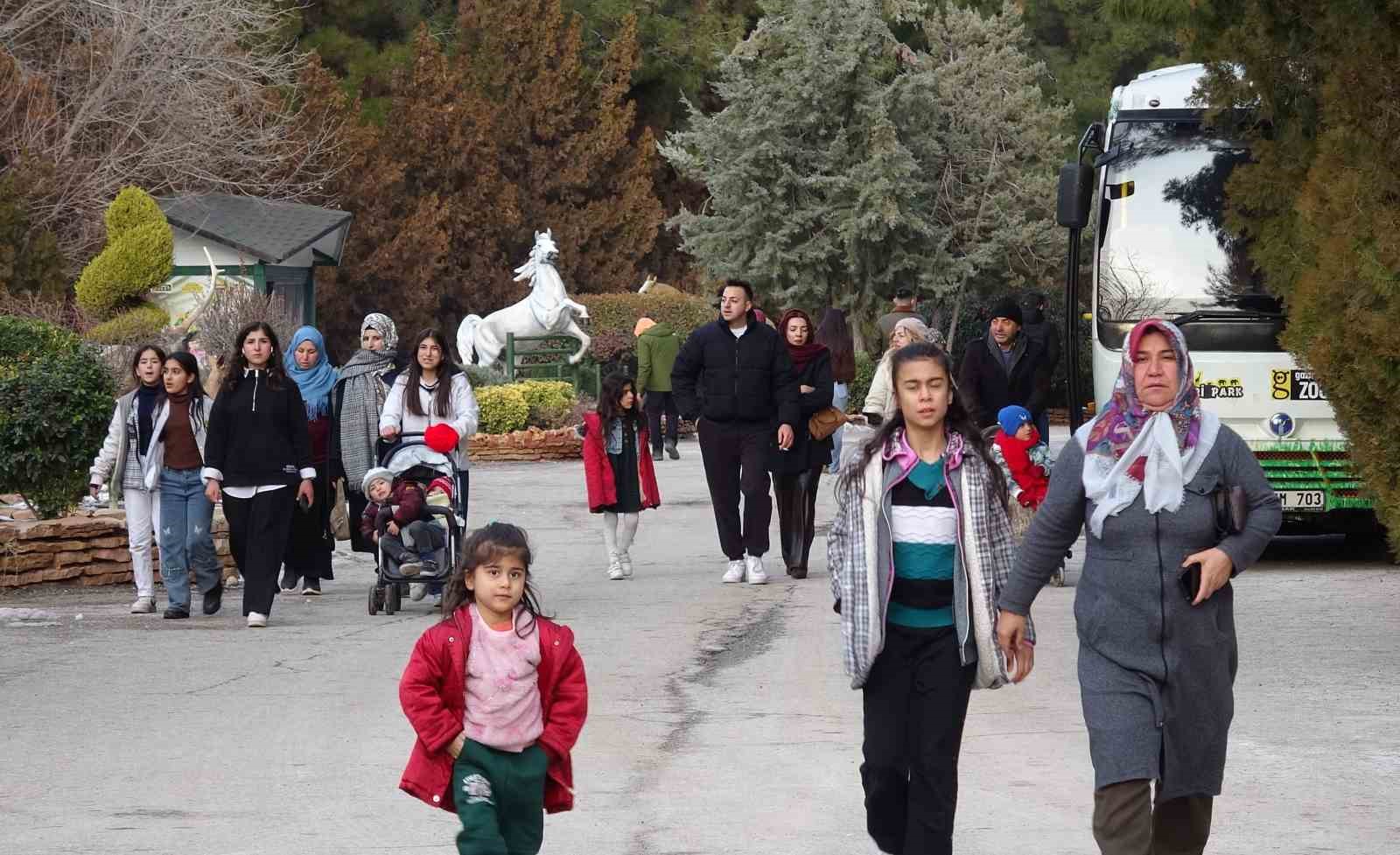 Gaziantep Doğal Yaşam Parkı’nda yarıyıl tatili yoğunluğu 10 gaziantep dogal yasam parkinda yariyil tatili yogunlugu 6 9SNtT9WV