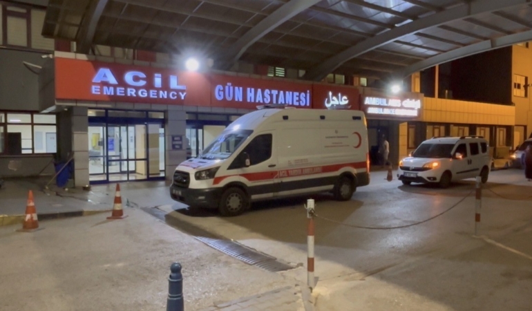 gaziantep-geri-gonderme-merkezinde-zehirlenme-suphesi-56-kisi-hastaneye-kaldirildi-9stUthpP.jpg