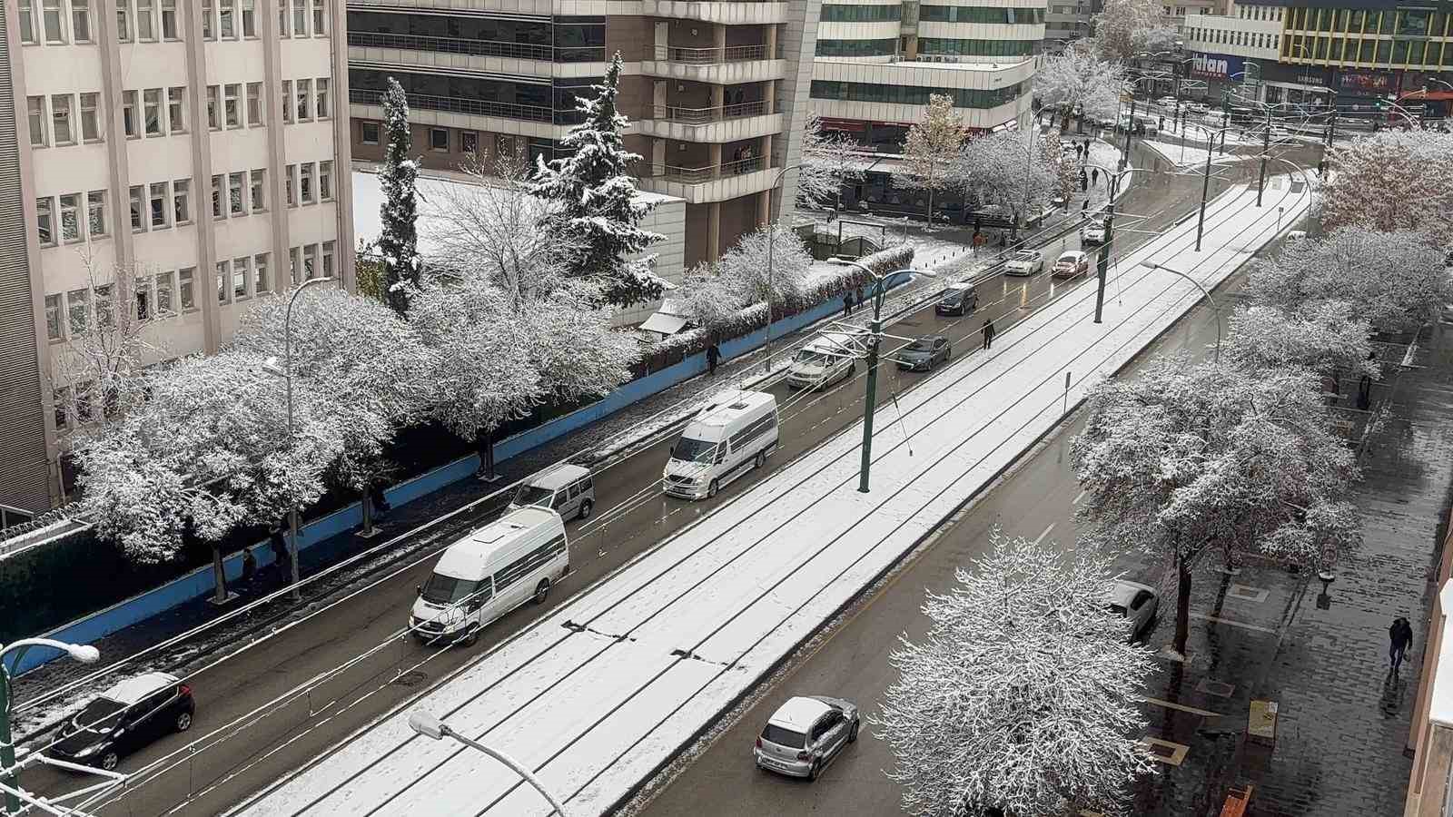gaziantep gune beyaz ortu ile uyandi 5 9T25DtBY