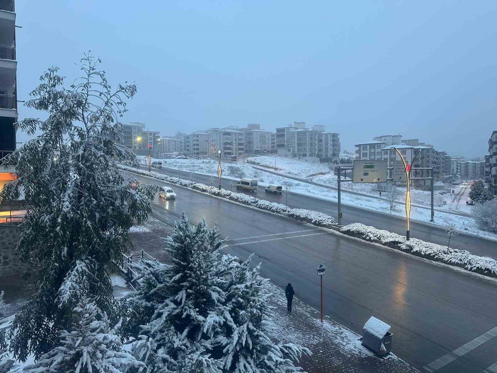 gaziantep gune beyaz ortu ile uyandi 7 dFT54p4O