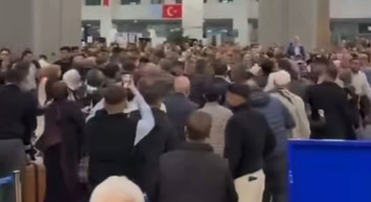 gaziantep havalimanindan kavga ve gerginlik 1 7mLItMRh