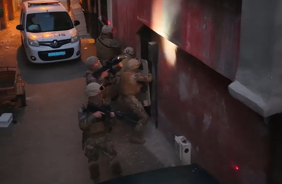 gaziantep merkezli dev narkotik operasyonu 382 supheli gozaltina alindi 4 JSvBCmMl