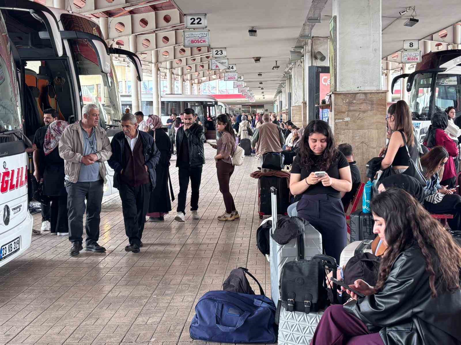 gaziantep otogarinda kurban bayrami yogunlugu basladi 1 355dyQYe