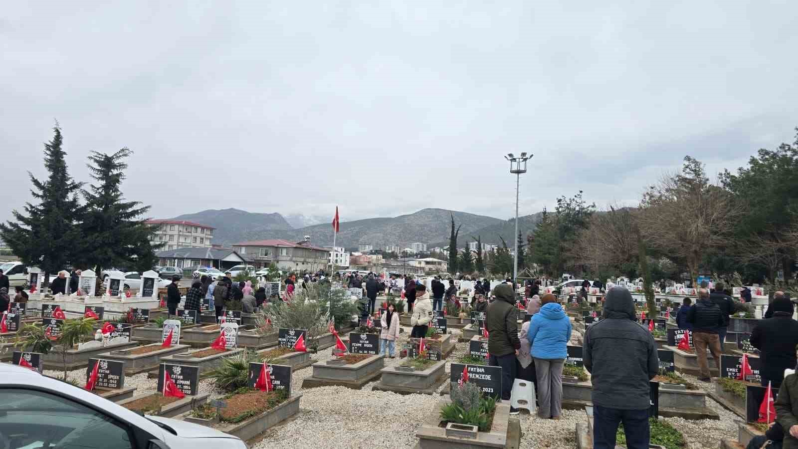 gaziantep protokolunden islahiyede deprem sehitligine ziyaret 1 qUyNcKZZ