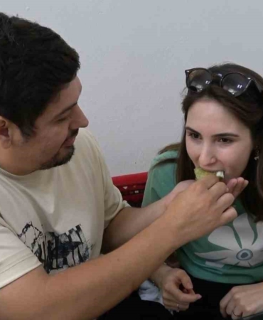 gaziantepe-gelen-turistler-katmer-yemeden-donmuyor-zYVpGf9f.jpg