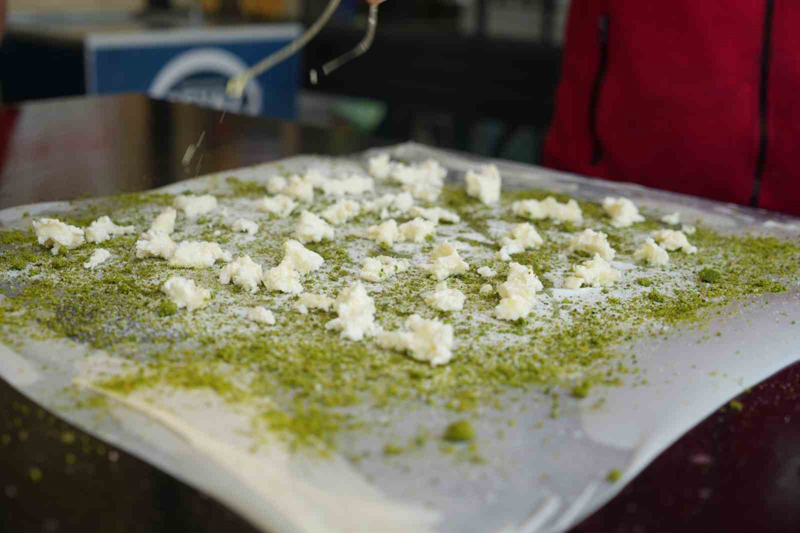 gaziantepin 500 yillik tescilli lezzeti katmer 0 jtTG3E4J