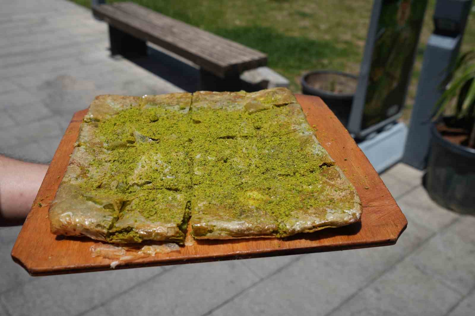 gaziantepin 500 yillik tescilli lezzeti katmer 4 E9CNjlC3