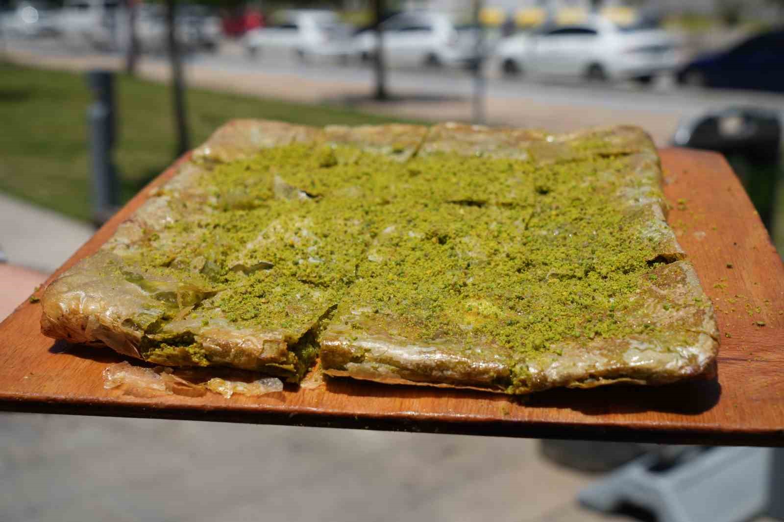 gaziantepin 500 yillik tescilli lezzeti katmer 5 JlXwQGRd