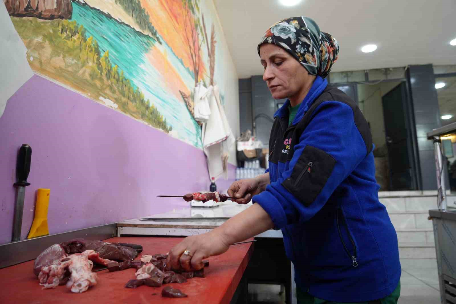 gaziantepin kadin ciger ustasi musterilerden tam not aliyor 2 Ms5npWUJ