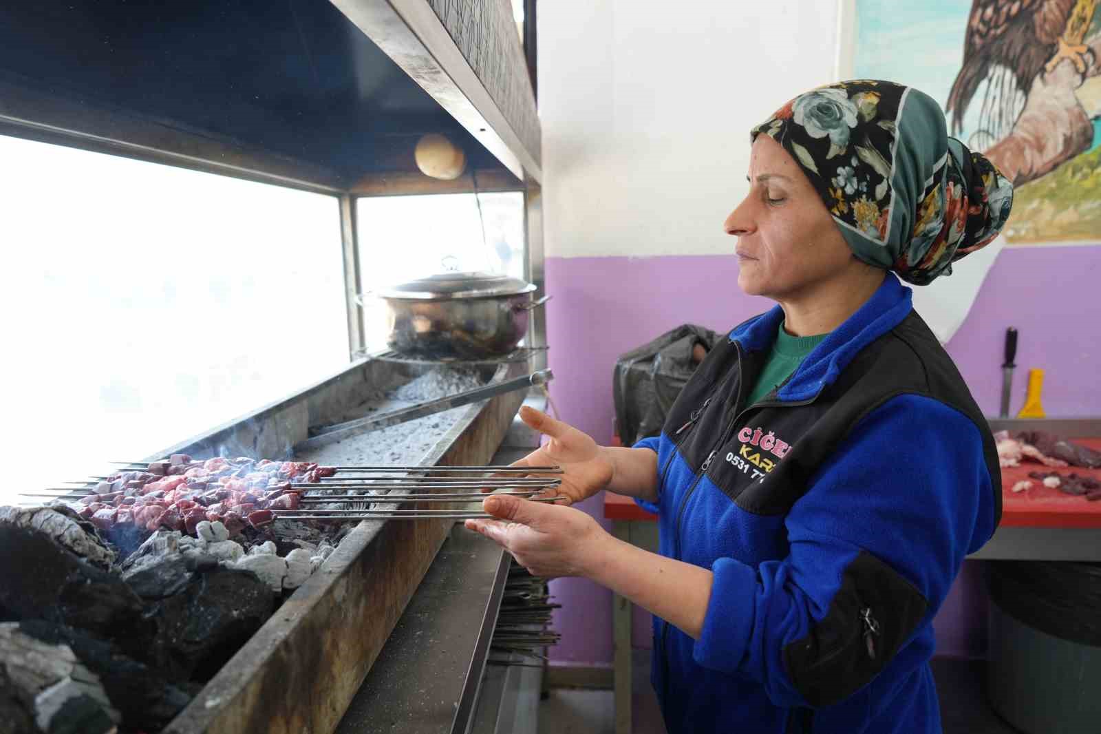 gaziantepin kadin ciger ustasi musterilerden tam not aliyor 3 jhfzGU35