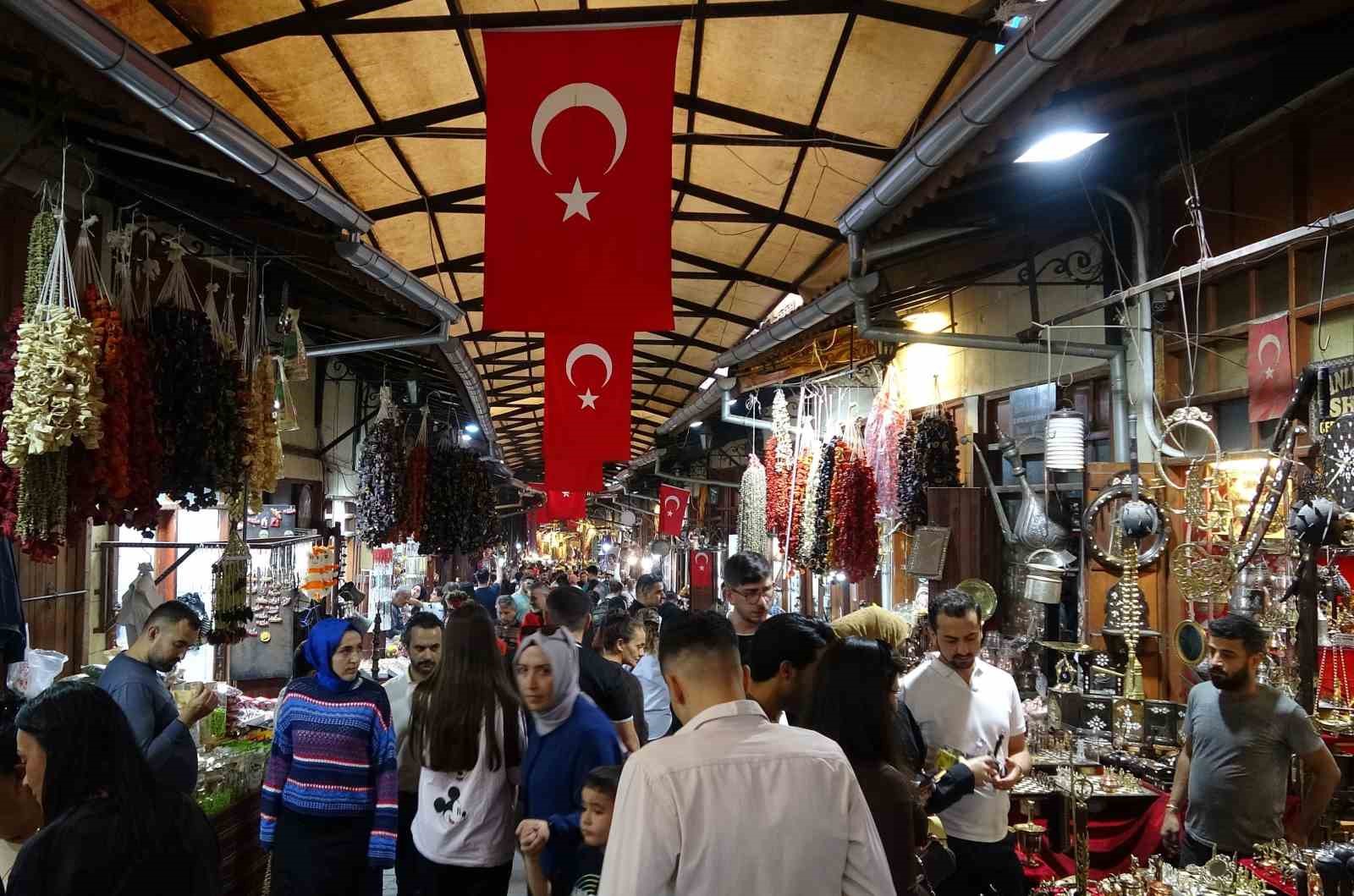 Gaziantep’in tarihi mekanlarında adım atacak yer kalmadı 9 gaziantepin tarihi mekanlarinda adim atacak yer kalmadi 5 cyi7MFAE