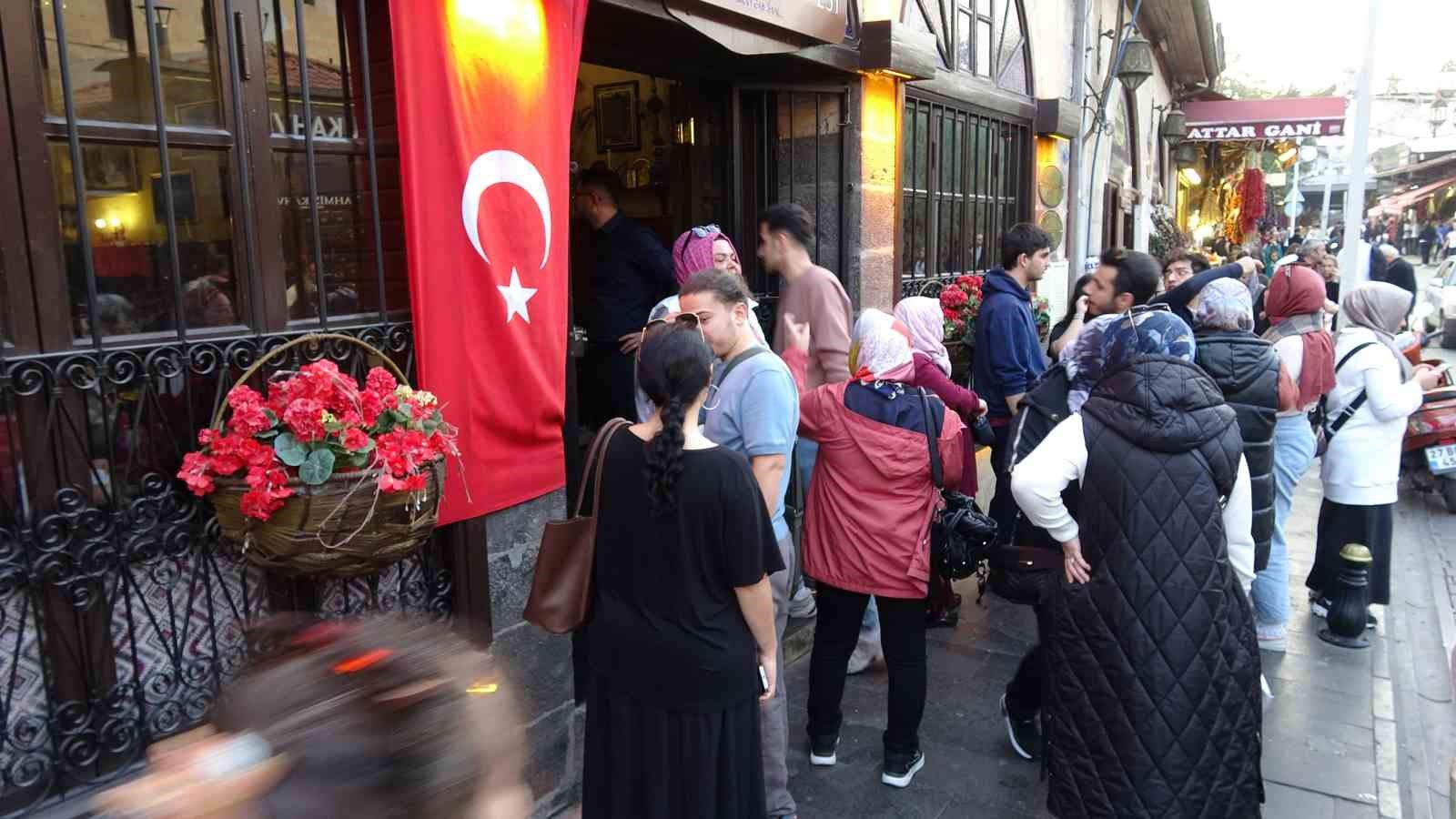 Gaziantep’in tarihi mekanlarında adım atacak yer kalmadı 11 gaziantepin tarihi mekanlarinda adim atacak yer kalmadi 7 8XMepgfC
