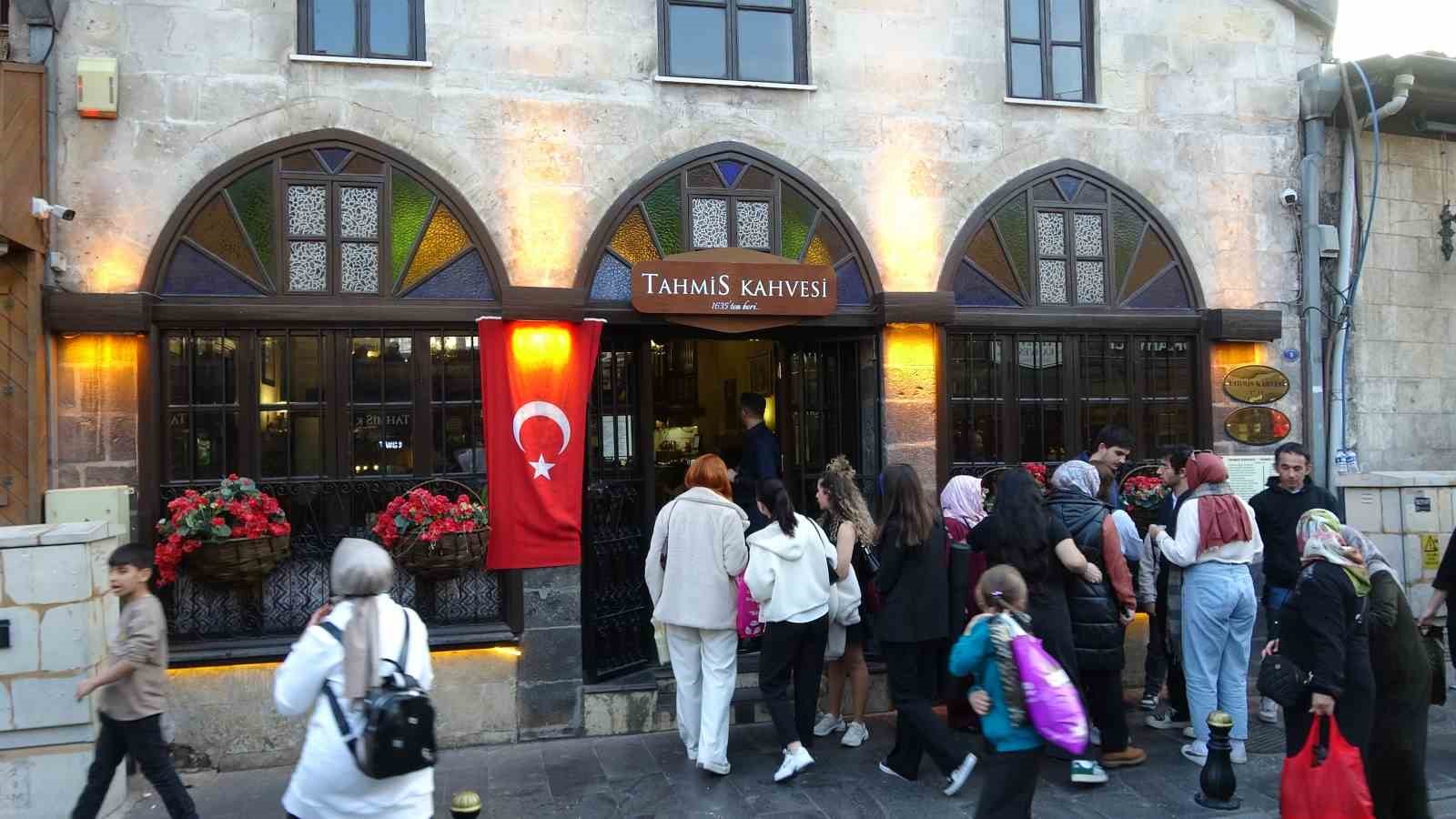 Gaziantep’in tarihi mekanlarında adım atacak yer kalmadı 12 gaziantepin tarihi mekanlarinda adim atacak yer kalmadi 8 PQ8lwf98