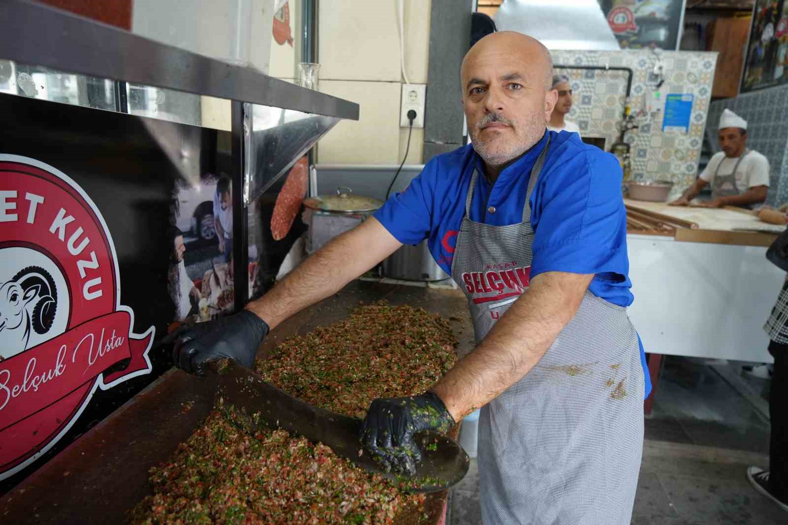 gaziantepin tescilli lezzeti lahmacun 180 tlden satiliyor 3 jeCSPUyI