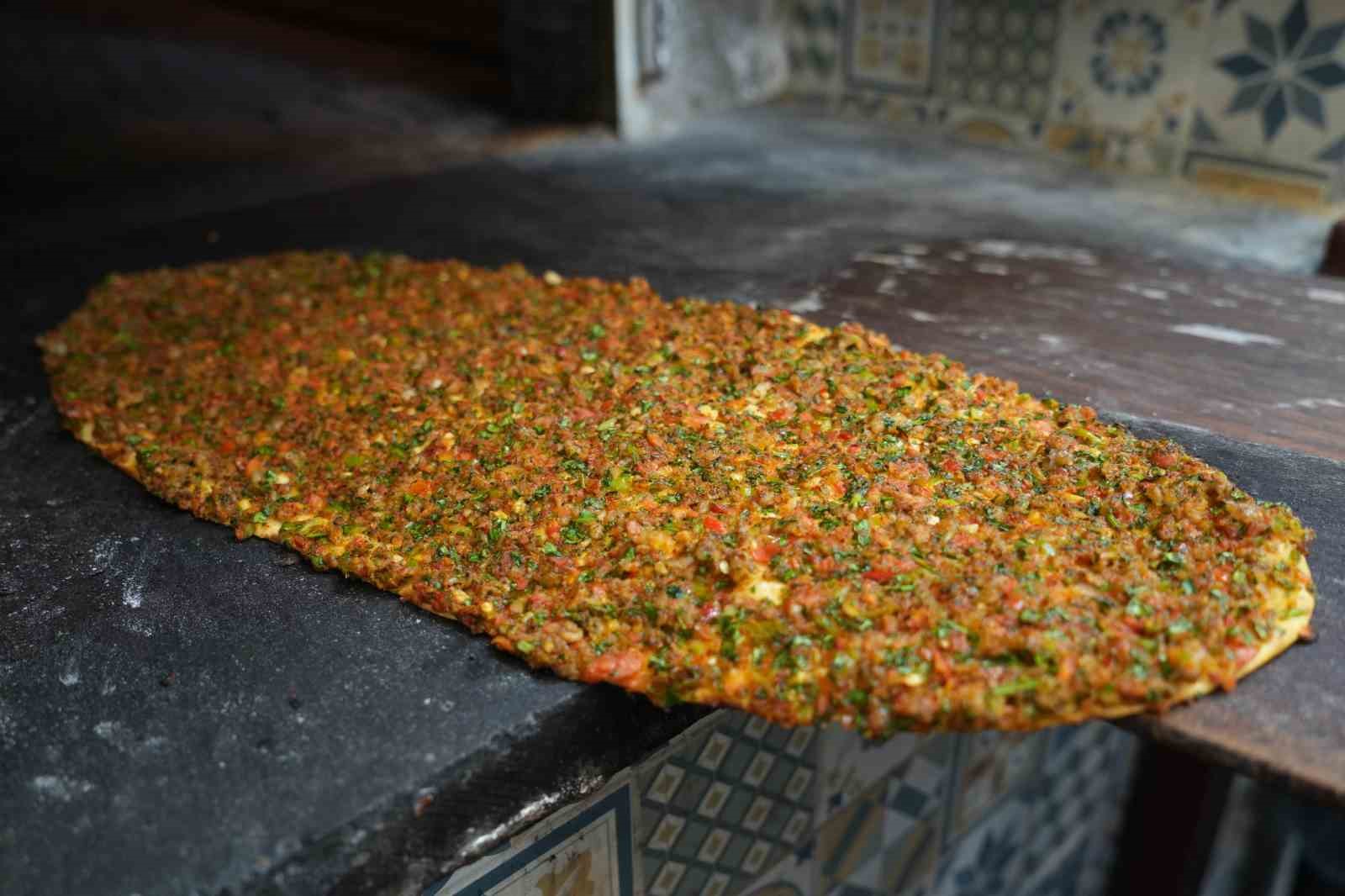 gaziantepin tescilli lezzeti lahmacun 180 tlden satiliyor 5 k4UpEDGG