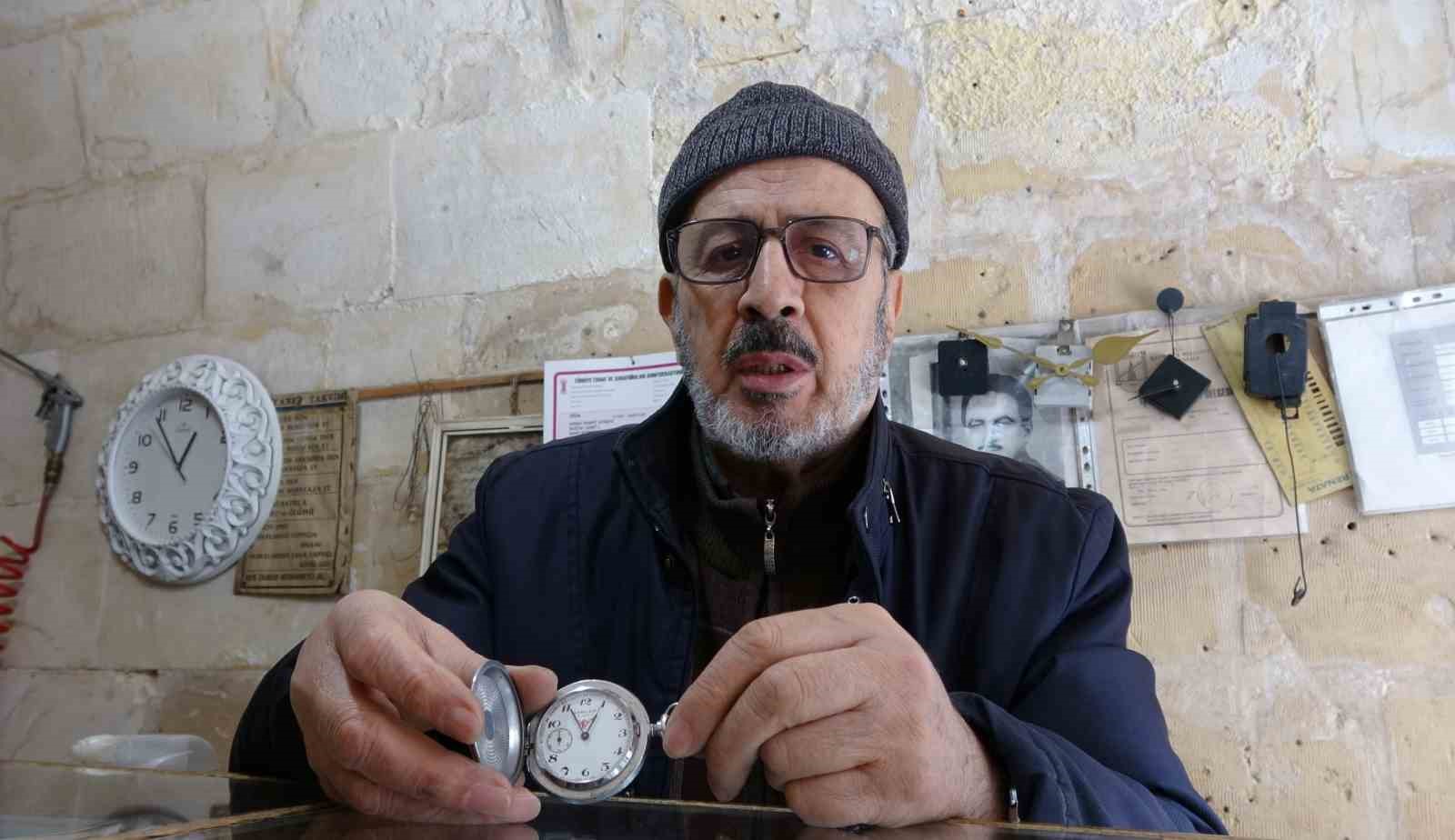 gaziantepli 74 yasindaki saat ustasi 65 yildir zamana ayar veriyor 1 DpYNSlGa
