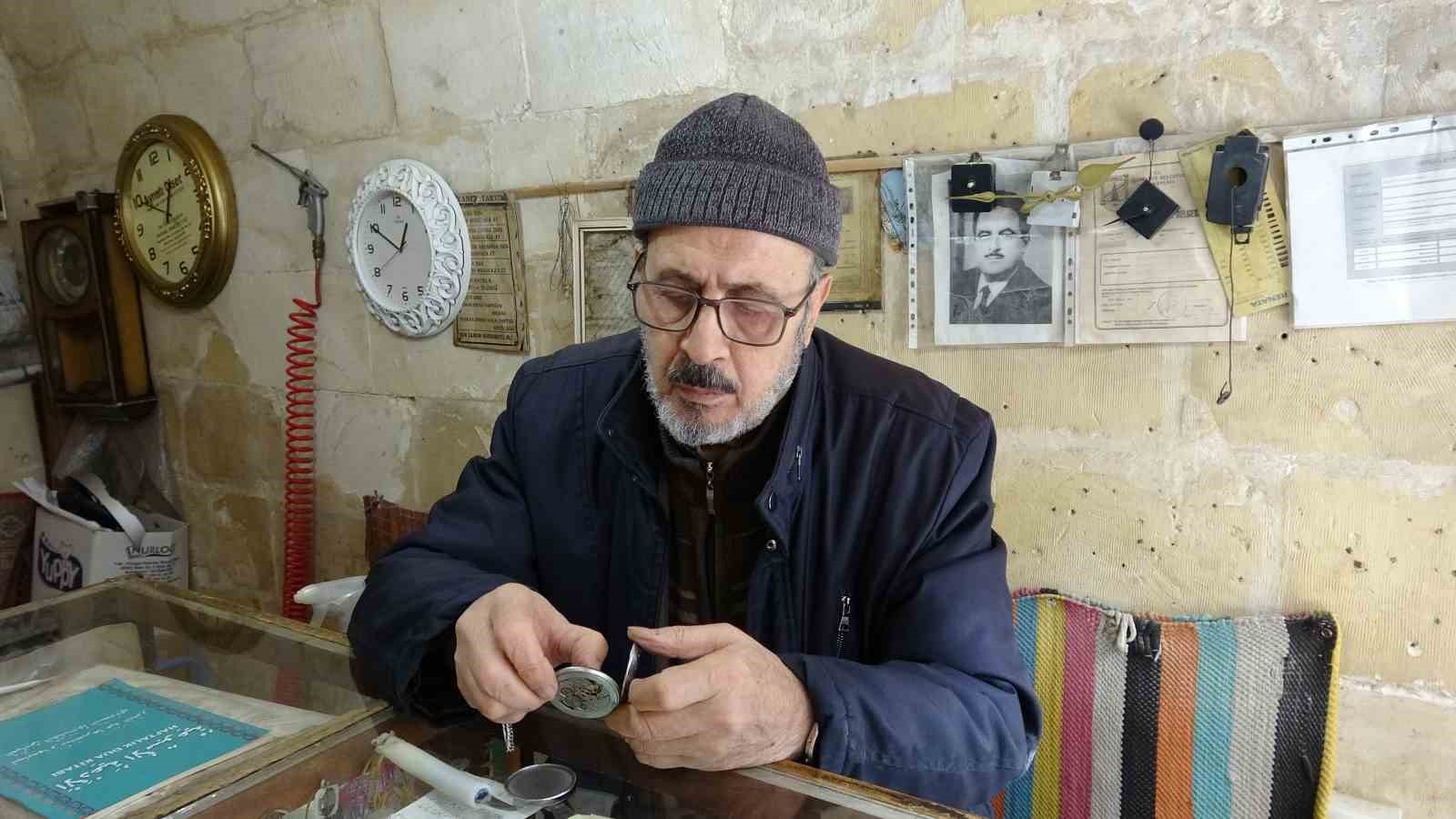 gaziantepli 74 yasindaki saat ustasi 65 yildir zamana ayar veriyor 3 WquLO1CU
