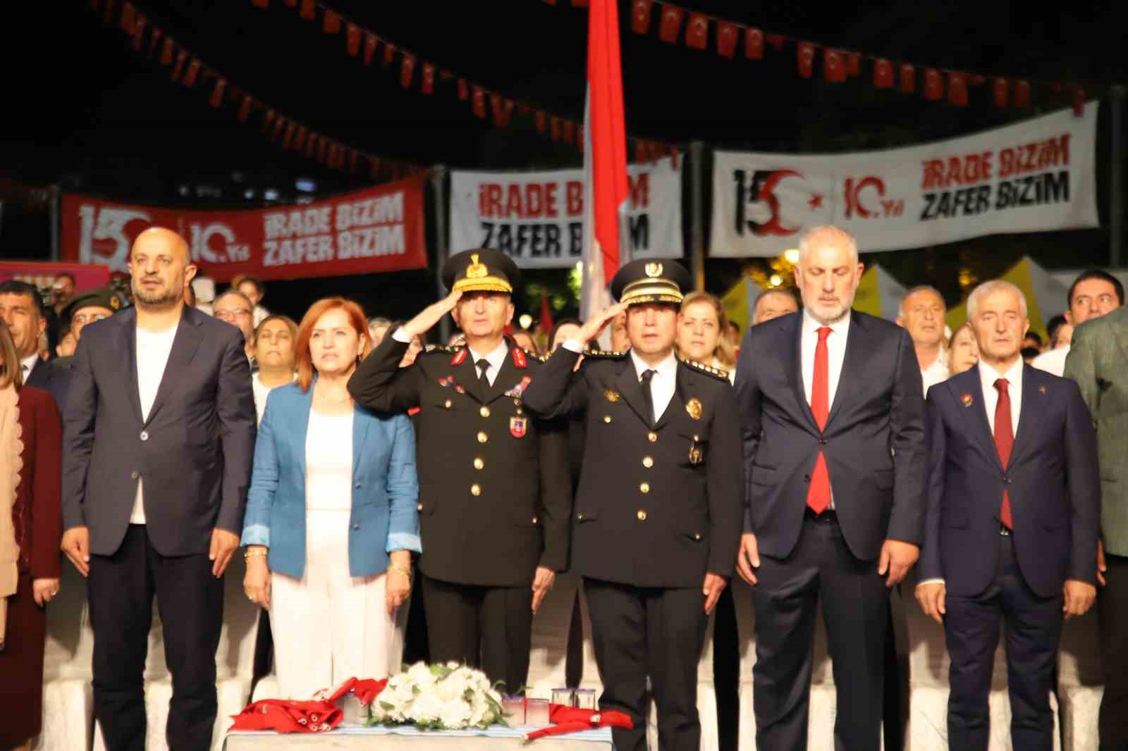 gaziantepliler 10 yil onceki heyecanla tek yurek meydanlara indi 2 UNQfKVrs
