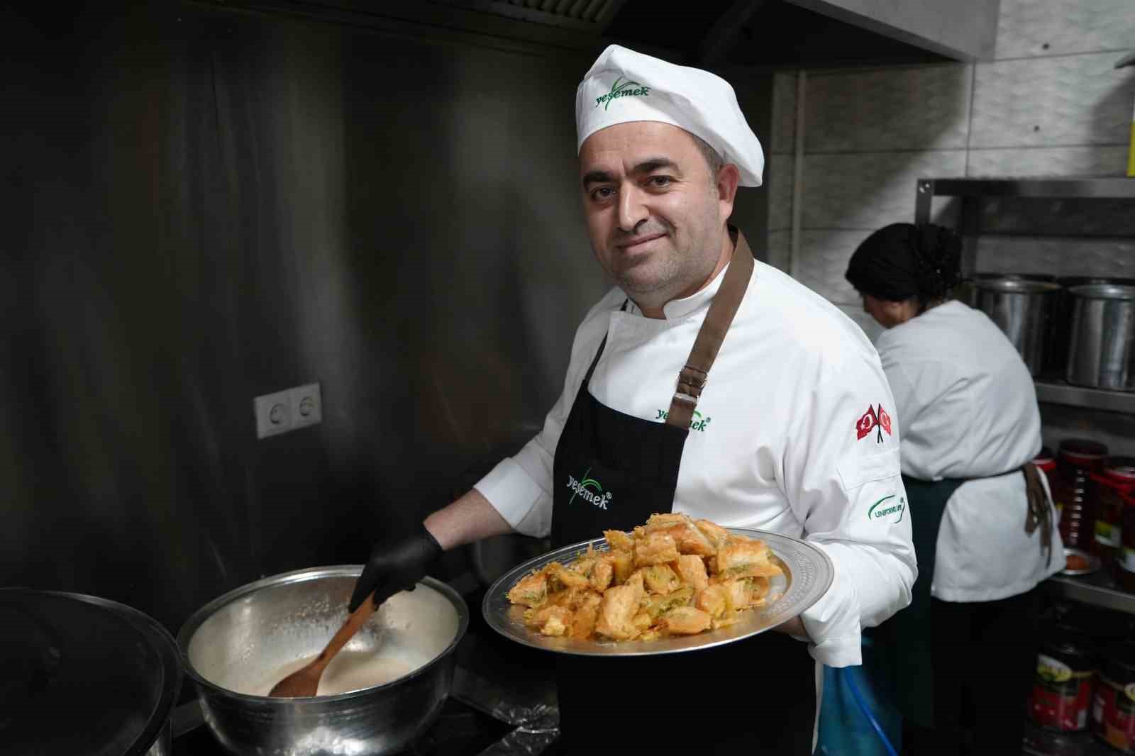 gazianteplilerin yeni tatlisi baklavali helva 2 1QBFGgv2