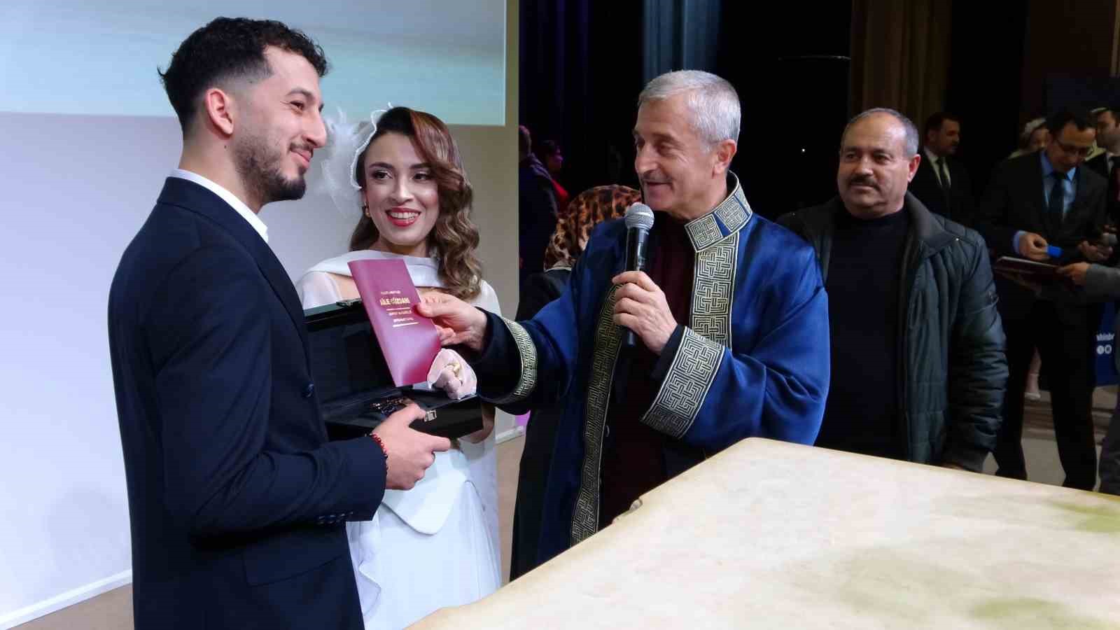Gaziantep’te 14 Şubat’ta 62 çift evliliğe "Evet" dedi 6 gaziantepte 14 subatta 62 cift evlilige evet dedi 2 fgHDESVG