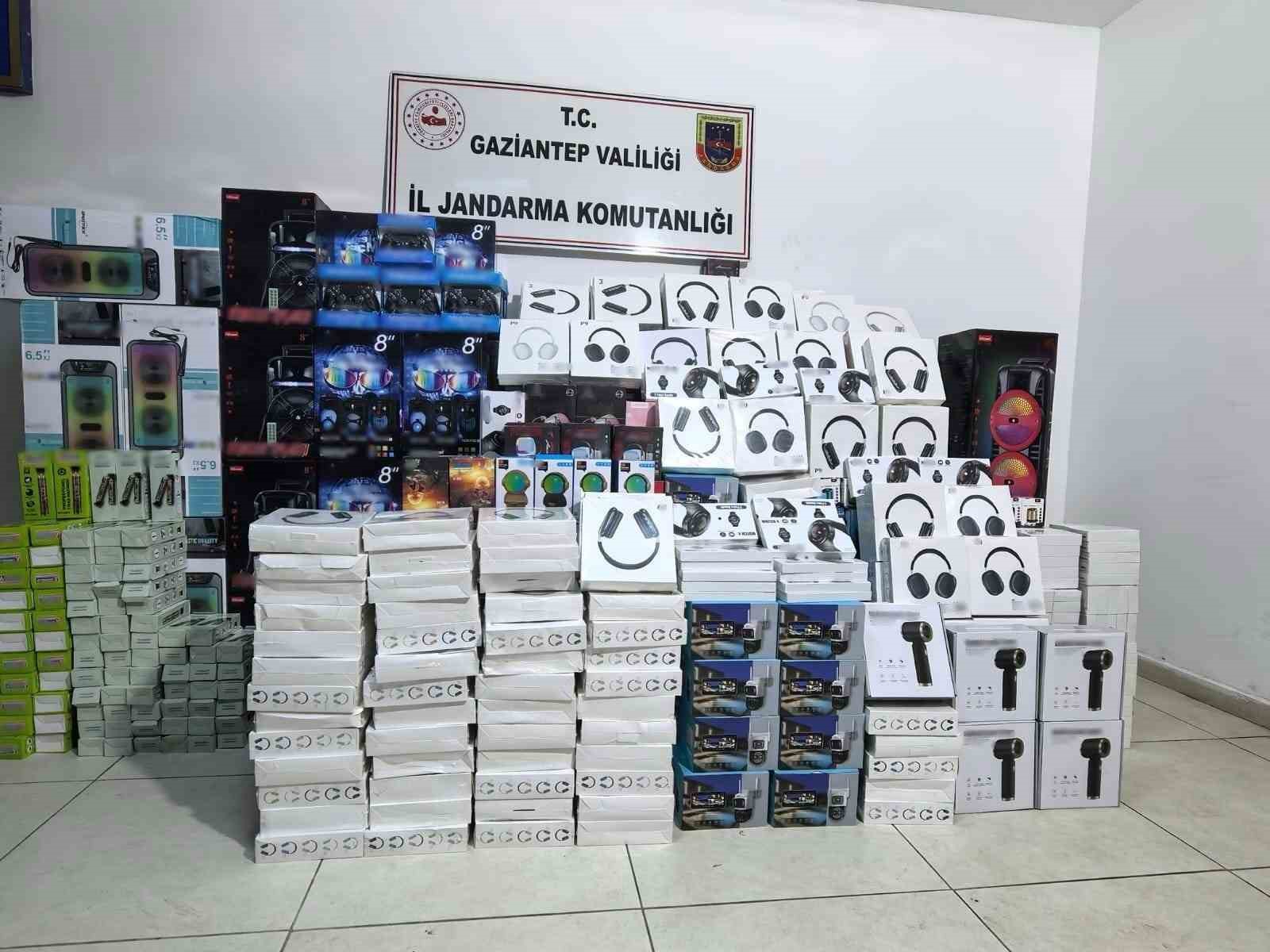 gaziantepte 15 milyon tl degerinde kacak elektronik esya ele gecirildi 0 eESwewrB