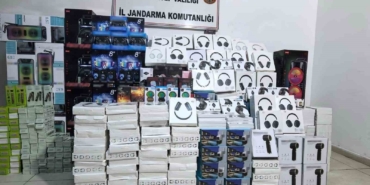 gaziantepte-15-milyon-tl-degerinde-kacak-elektronik-esya-ele-gecirildi-W6jEdrUO.jpg
