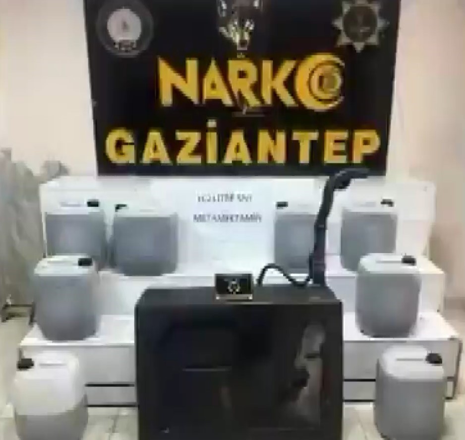 gaziantepte 162 litre sivi metamfetamin ele gecirildi 6 gozalti 1 FHGEEEjD