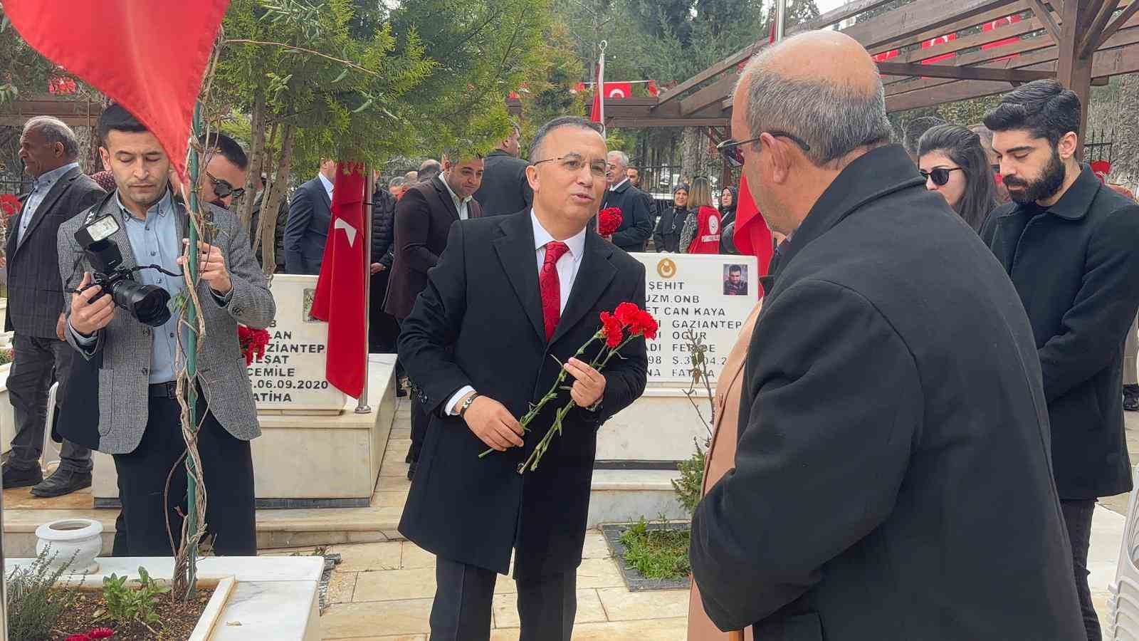 Gaziantep’te 18 Mart Çanakkale Zaferi’nin 111’inci yılında şehitler anıldı 10 gaziantepte 18 mart canakkale zaferinin 111inci yilinda sehitler anildi 6 rDBzXrM5