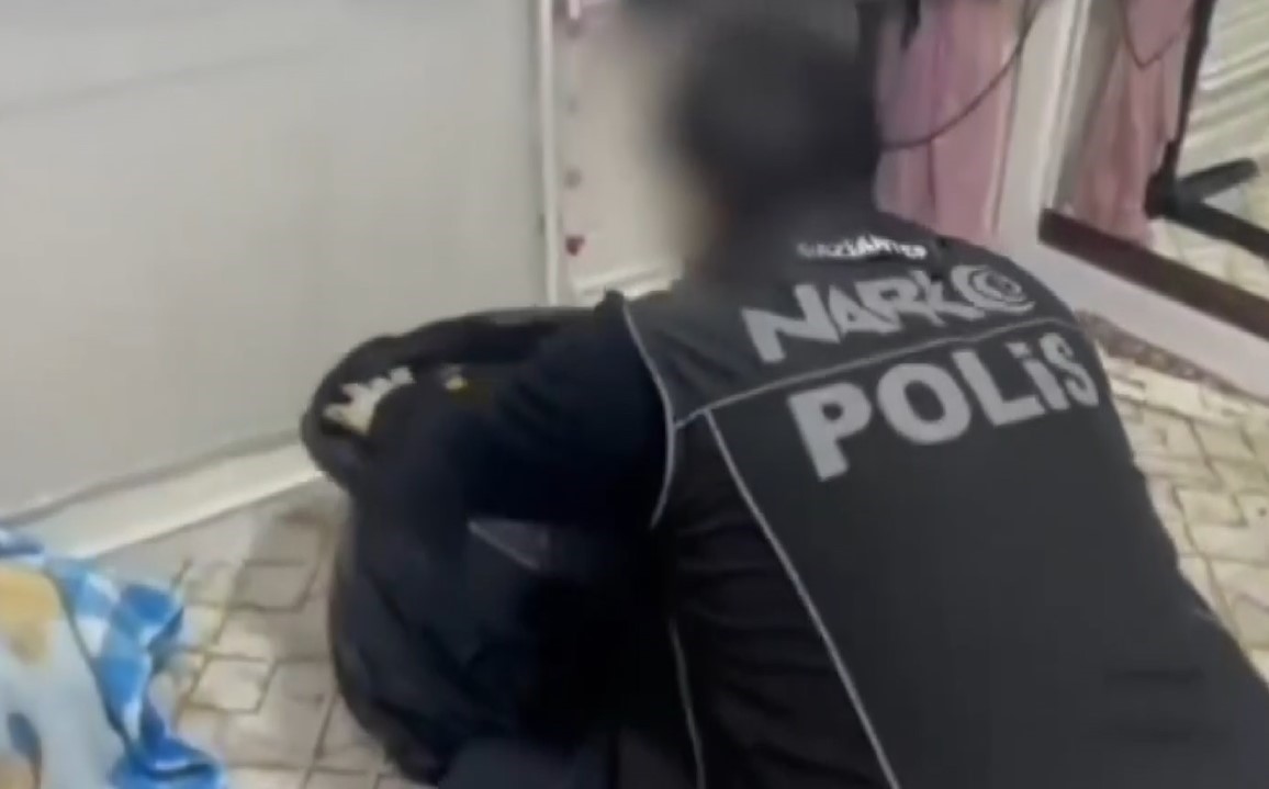 gaziantepte 22 kilo skunk ile cok sayida silah ele gecirildi 7 gozalti 3 Biv6dp4Q
