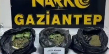 gaziantepte-22-kilo-skunk-ile-cok-sayida-silah-ele-gecirildi-7-gozalti-nt9OkAbE.jpg