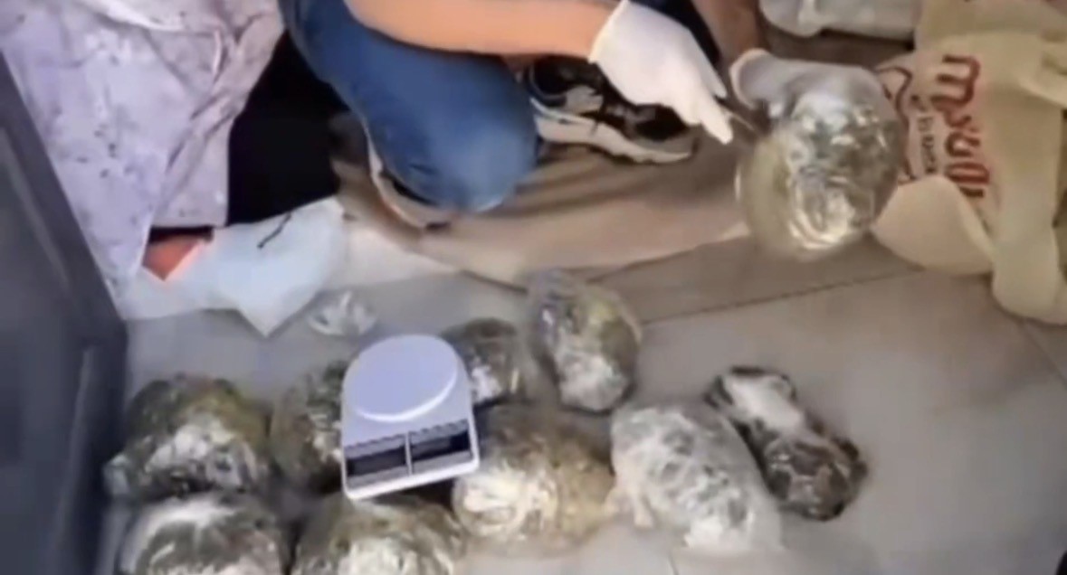 Gaziantep’te 22 kilo uyuşturucu ele geçirildi: 8 şahıs tutuklandı 6 gaziantepte 22 kilo uyusturucu ele gecirildi 8 sahis tutuklandi 2 JmcmRDT6