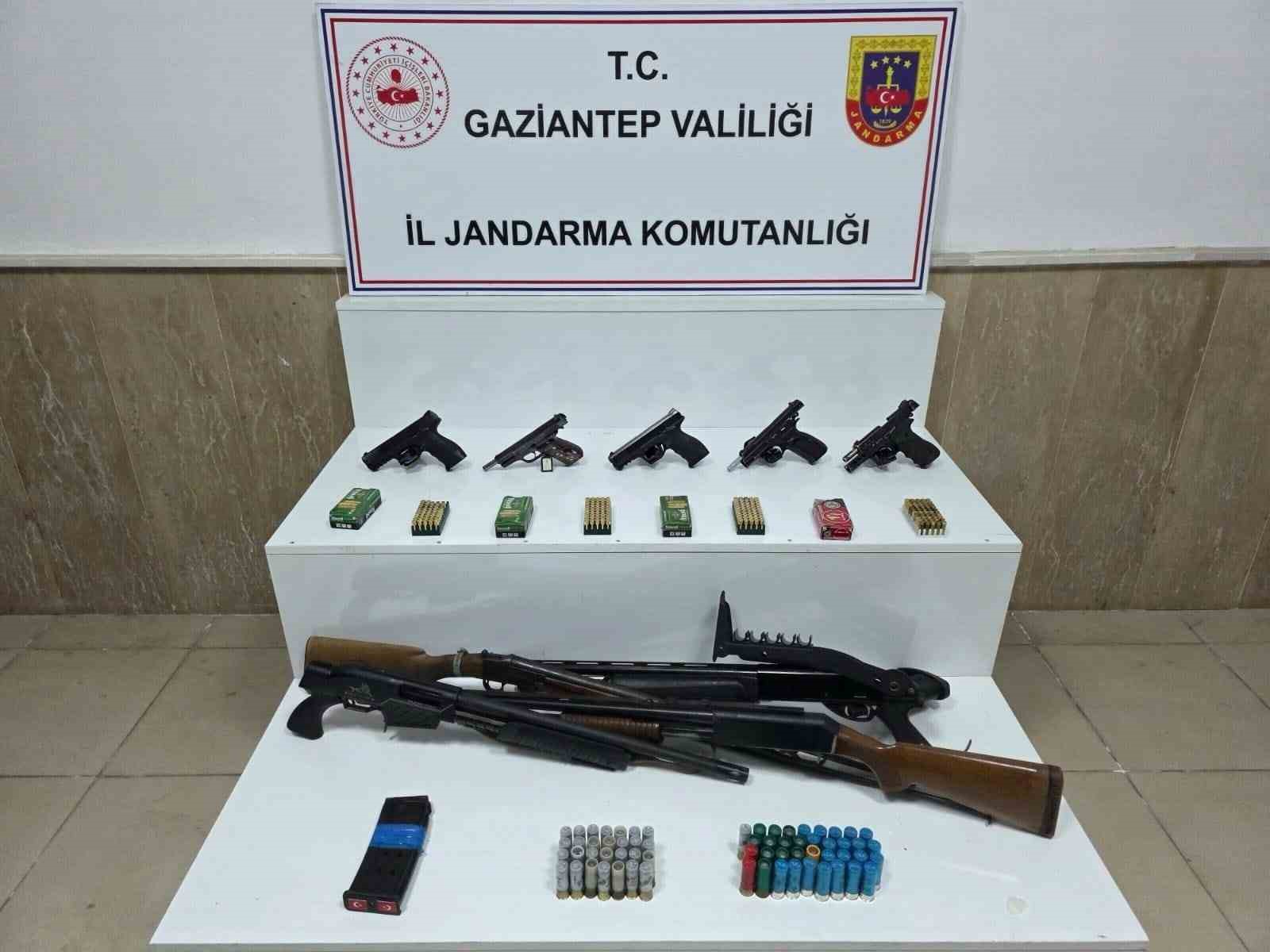 gaziantepte 23 adet ruhsatsiz silah ele gecirildi 19 gozalti 1 frp6t3pv